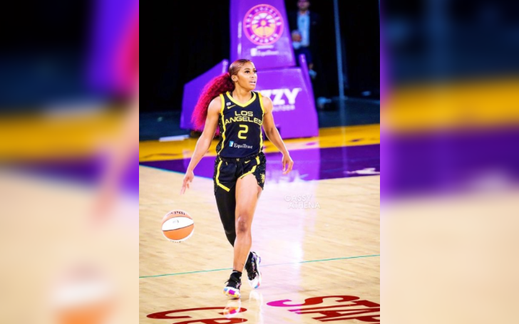 Everything on Te'a Cooper's Parents, Brothers, and Sister Here